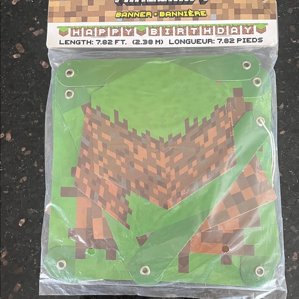 Minecraft Birthday Party Decoration Set - Picture 4 of 7